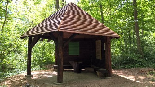 Waldhütte erneuert