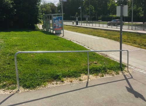 Geländer an der Haltestelle Mecklenburgweg